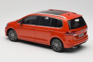 Volkswagen Touran 5T Orange Paudi Model 1:18 ZVE000003ORA Diecast — photo 7 of 8