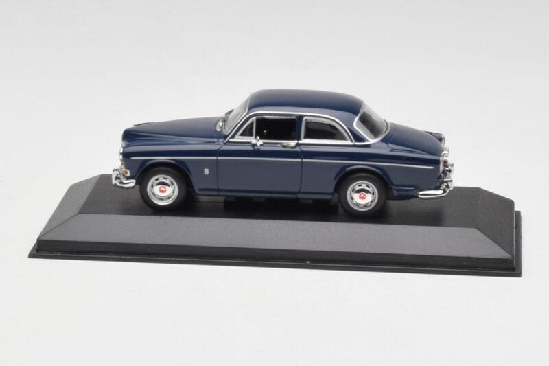 Volvo 121 Amazon Dark Blue Minichamps 1:43 VOLVO012 Diecast
