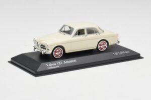 Volvo 121 Amazon White Minichamps 1:43 430171040 Diecast — photo 2 of 4