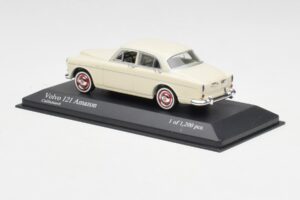 Volvo 121 Amazon White Minichamps 1:43 430171040 Diecast — photo 3 of 4
