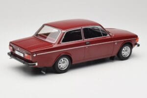 Volvo 142 Dark Red MCG 1:18 MCG18443 Diecast — photo 2 of 6