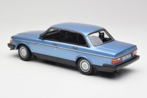 Volvo 240 GL Blue Metallic Minichamps 1:18 155171404 Diecast — photo 5 of 6