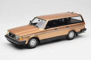 Volvo 240 GL Estate Gold Metallic Minichamps 1:18 155171415 Diecast