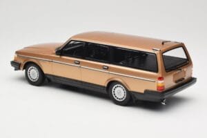 Volvo 240 GL Estate Gold Metallic Minichamps 1:18 155171415 Diecast — photo 5 of 6