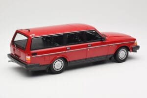 Volvo 240 GL Estate Red Minichamps 1:18 155171411 Diecast — photo 2 of 6