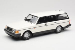 Volvo 240 GL Estate White Minichamps 1:18 155171412 Diecast