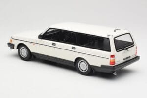 Volvo 240 GL Estate White Minichamps 1:18 155171412 Diecast — photo 5 of 6