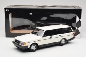 Volvo 240 GL Estate White Minichamps 1:18 155171412 Diecast — photo 6 of 6