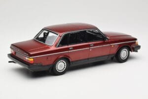 Volvo 240 GL Dark Red Metallic Minichamps 1:18 155171406 Diecast — photo 2 of 6