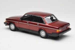 Volvo 240 GL Dark Red Metallic Minichamps 1:18 155171406 Diecast — photo 5 of 6
