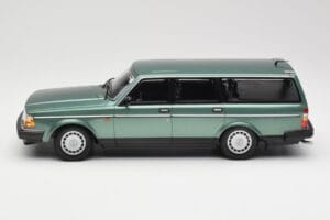 Volvo 240 GL Estate Green Metallic Minichamps 1:18 155171410 Diecast — photo 3 of 6