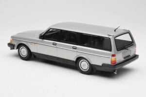 Volvo 240 GL Estate Silver Minichamps 1:18 155171416 Diecast — photo 5 of 6