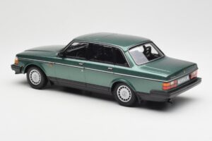 Volvo 240 GL Green Metallic Minichamps 1:18 155171400 Diecast — photo 5 of 6