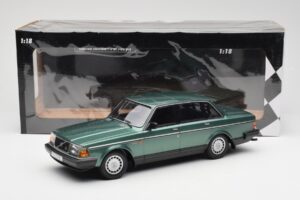 Volvo 240 GL Green Metallic Minichamps 1:18 155171400 Diecast — photo 6 of 6