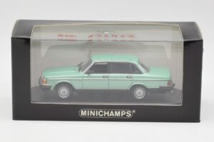 Volvo 240 GL Green Metallic Minichamps 1:43 400171402 Diecast — photo 4 of 4