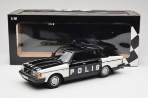 Volvo 240 GL Polis Sweden Black Minichamps 1:18 155171497 Diecast — photo 6 of 6