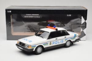 Volvo 240 GL Polis Sweden Minichamps 1:18 155171490 Diecast — photo 6 of 6