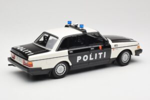 Volvo 240 GL Politi Norway Black Minichamps 1:18 155171496 Diecast — photo 2 of 6