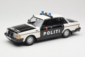 Volvo 240 GL Politi Norway Black Minichamps 1:18 155171496 Diecast