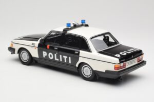 Volvo 240 GL Politi Norway Black Minichamps 1:18 155171496 Diecast — photo 5 of 6
