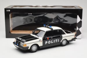 Volvo 240 GL Politi Norway Black Minichamps 1:18 155171496 Diecast — photo 6 of 6