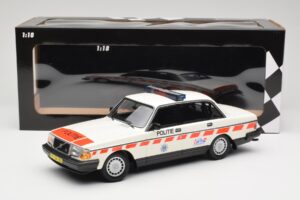 Volvo 240 GL Politie Netherlands Minichamps 1:18 155171498 Diecast — photo 6 of 6
