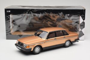Volvo 240 GL Gold Minichamps 1:18 155171405 Diecast — photo 6 of 6