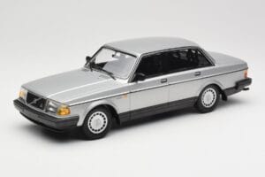 Volvo 240 GL Silver Minichamps 1:18 155171408 Diecast