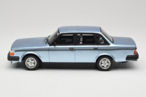 Volvo 244 Turbo Light Blue DNA 1:18 DNA000135 Diecast — photo 3 of 6