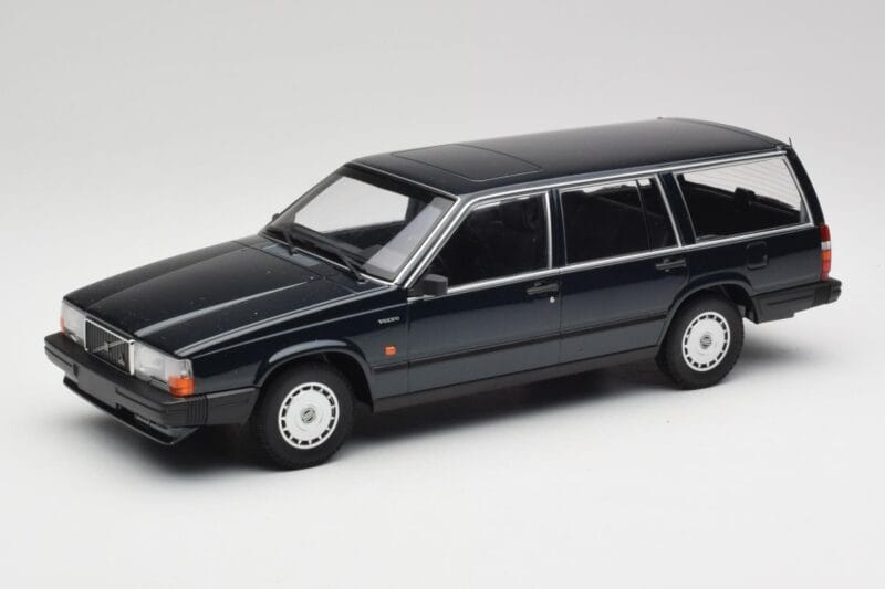 Volvo 740 GL Estate Dark Green Metallic Minichamps 1:18 155171771 Diecast