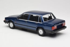 Volvo 740 GL Dark Blue Metallic Minichamps 1:18 155171701 Diecast — photo 5 of 6