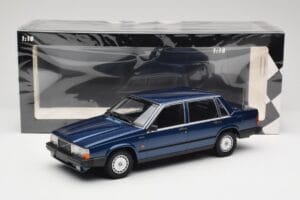 Volvo 740 GL Dark Blue Metallic Minichamps 1:18 155171701 Diecast — photo 6 of 6