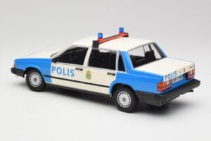 Volvo 740 GL Swedish Police Minichamps 1:18 155171791 Diecast — photo 5 of 6