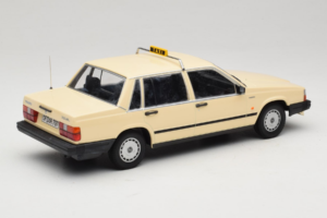 Volvo 740 GL Taxi Germany Minichamps 1:18 155171792 Diecast — photo 2 of 6