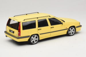 Volvo 850 T-5R Estate Cream Yellow AUTOart 1:18 79506 Diecast — photo 3 of 8