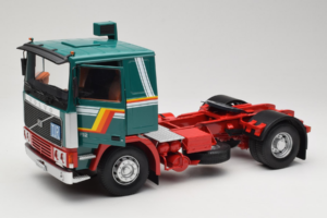 Volvo F1220 Green Red Road Kings 1:18 RK180032 Diecast — photo 2 of 8