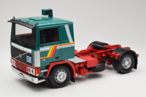 Volvo F1220 Green Red Road Kings 1:18 RK180032 Diecast