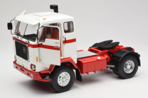 Volvo F88 White Red MCG 1:18 MCG18141 Diecast — photo 2 of 8