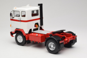 Volvo F88 White Red MCG 1:18 MCG18141 Diecast — photo 7 of 8