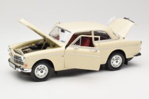Volvo P121 Amazon White Revell 1:18 08866 Diecast — photo 2 of 8