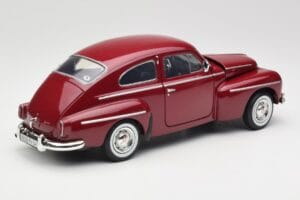 Volvo PV544 Cherry Red Revell 1:18 08887 Diecast — photo 3 of 8