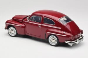 Volvo PV544 Cherry Red Revell 1:18 08887 Diecast — photo 7 of 8