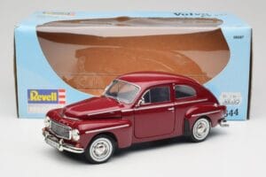 Volvo PV544 Cherry Red Revell 1:18 08887 Diecast — photo 8 of 8
