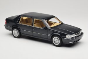 Volvo S90 Royal Blue DNA 1:18 DNA000088 Diecast — photo 4 of 6