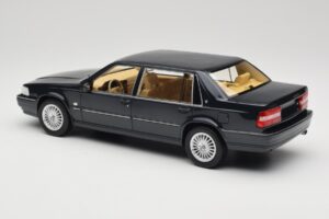 Volvo S90 Royal Blue DNA 1:18 DNA000088 Diecast — photo 5 of 6