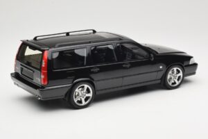 Volvo V70 R P80 Black DNA 1:18 DNA000232 Diecast — photo 2 of 6