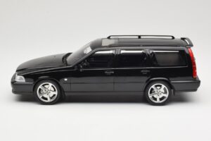 Volvo V70 R P80 Black DNA 1:18 DNA000232 Diecast — photo 3 of 6