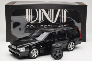 Volvo V70 R P80 Black DNA 1:18 DNA000232 Diecast — photo 6 of 6