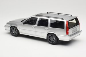 Volvo V70 R P80 Silver DNA 1:18 DNA000155 Diecast — photo 5 of 6