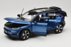 Volvo XC40 Recharge Blue Metallic Paudi Model 1:18 2562373 Diecast — photo 2 of 8